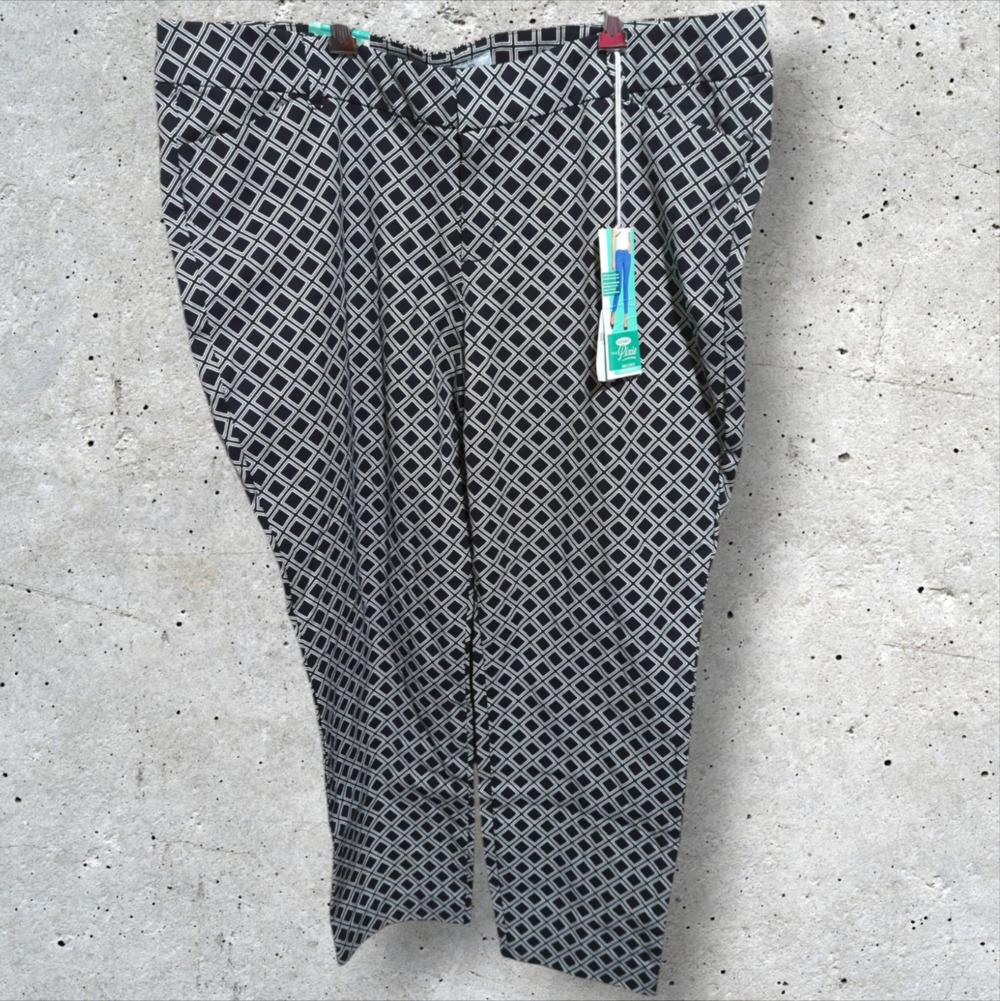 OLD NAVY Black White Geometric Print Ankle Length Pants Size 18 Regular NEW